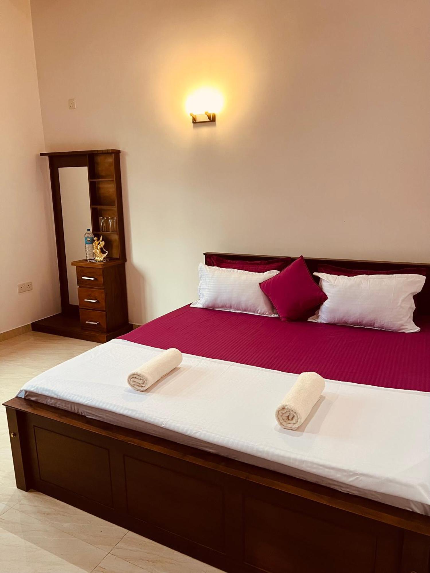 Ahasna Airport Villa Negombo Extérieur photo