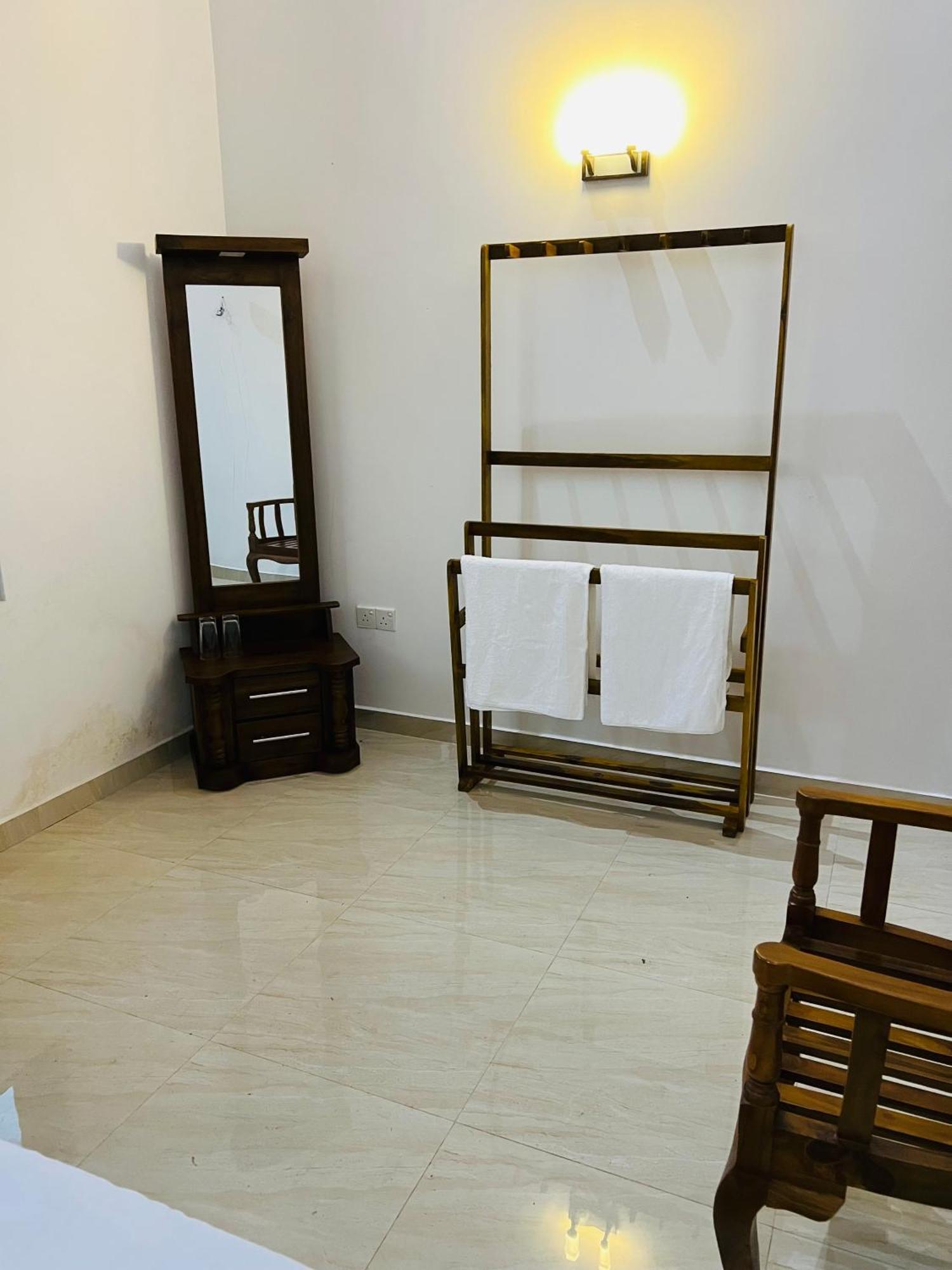 Ahasna Airport Villa Negombo Extérieur photo