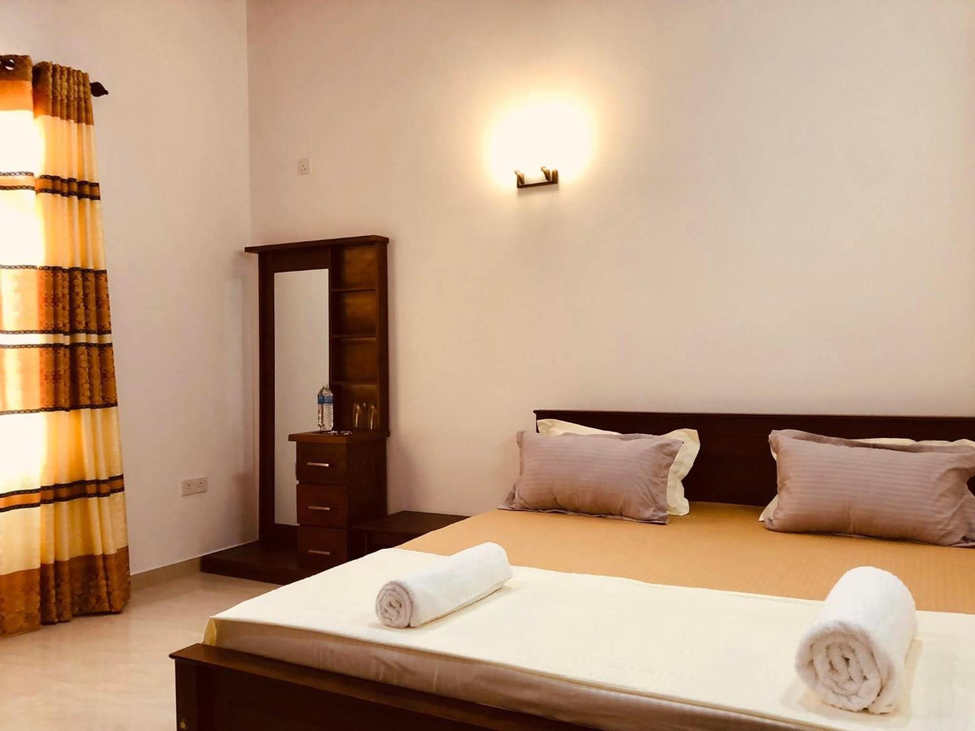 Ahasna Airport Villa Negombo Extérieur photo