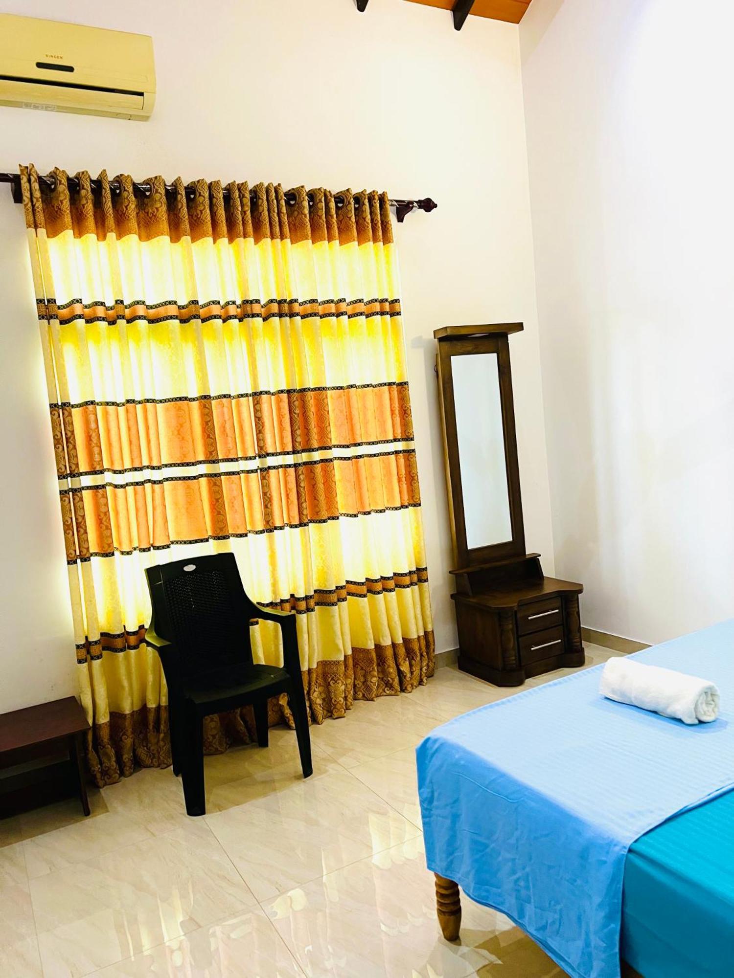 Ahasna Airport Villa Negombo Extérieur photo