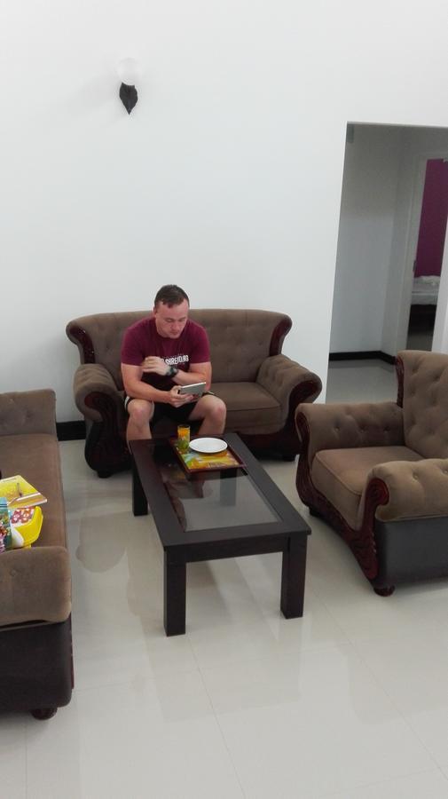 Ahasna Airport Villa Negombo Extérieur photo